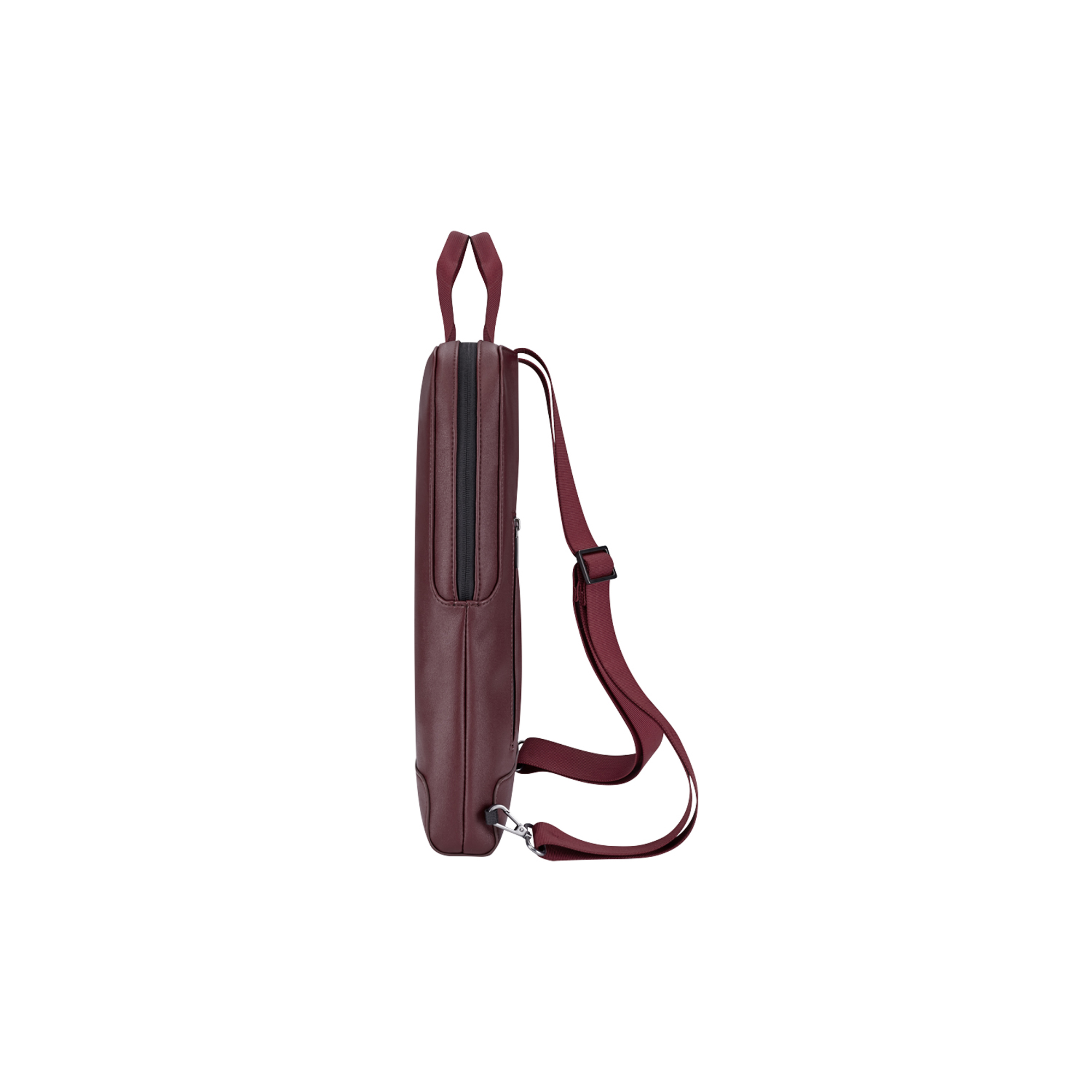 Una borsa color vinaccia con tracolla, vista laterale.