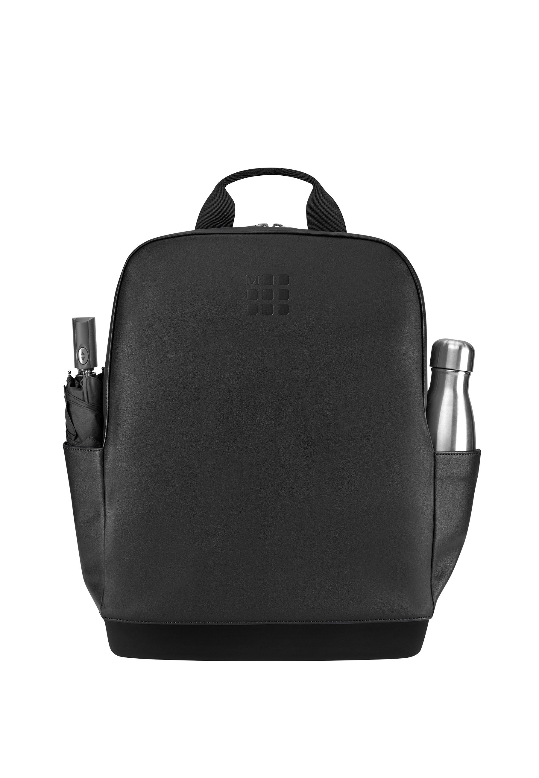 Zaino nero con tasche laterali che contengono un ombrello e una borraccia.