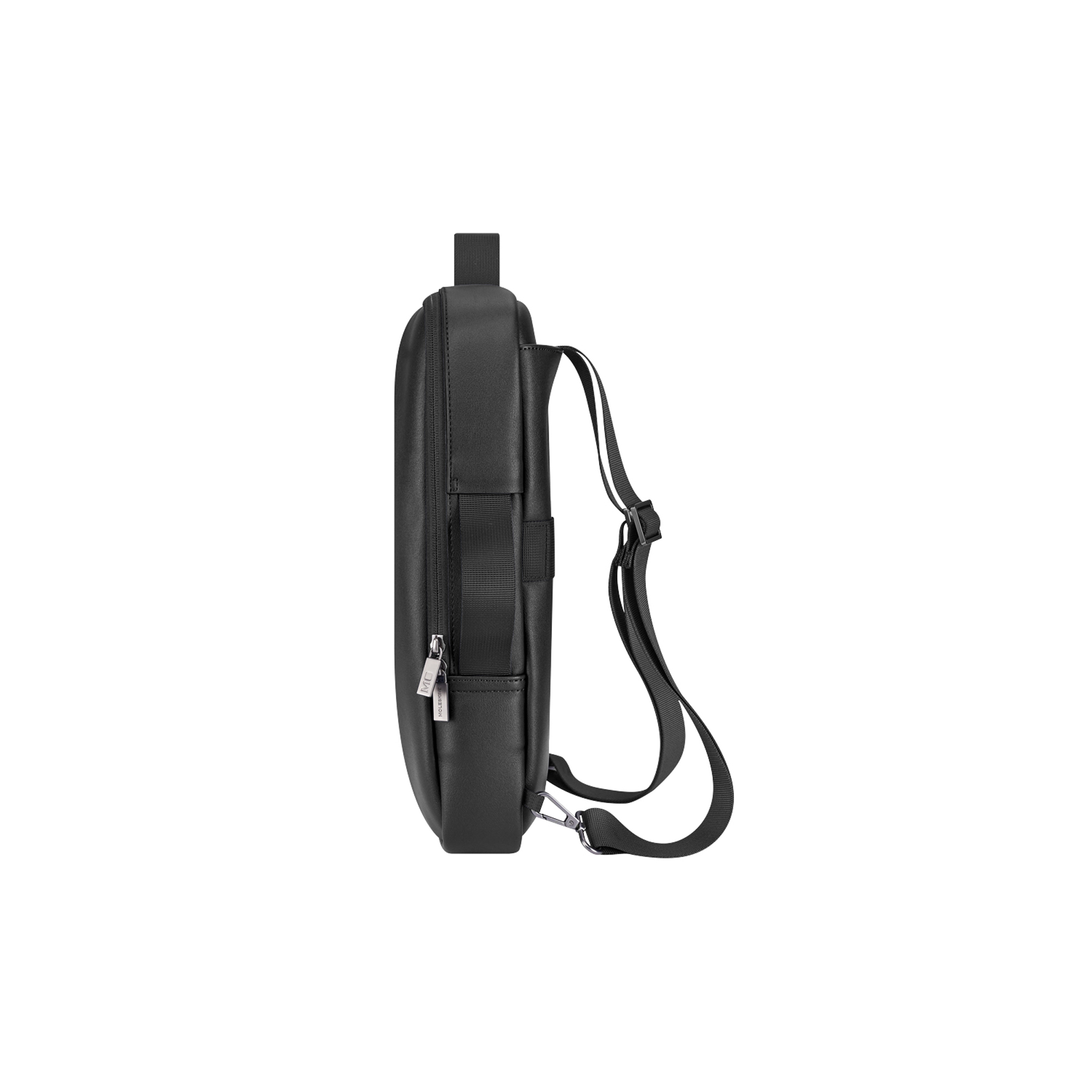 Borsa a tracolla nera in ecopelle con cerniera e tracolla regolabile.