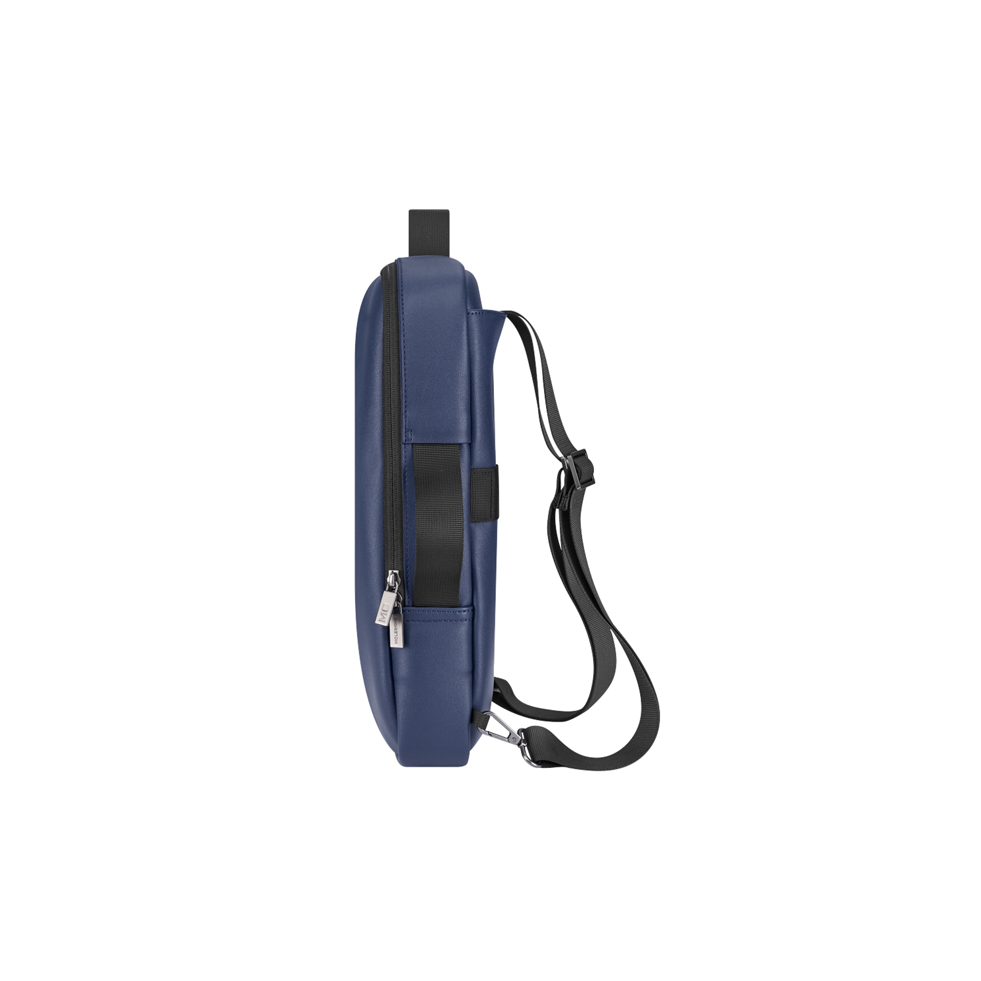 Borsa blu scuro con tracolla nera e dettaglio zip argentata.