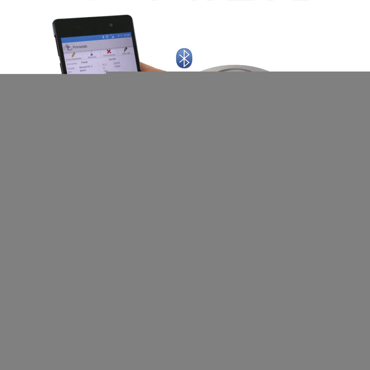 Un smartphone mostrando una lista y un símbolo Bluetooth.