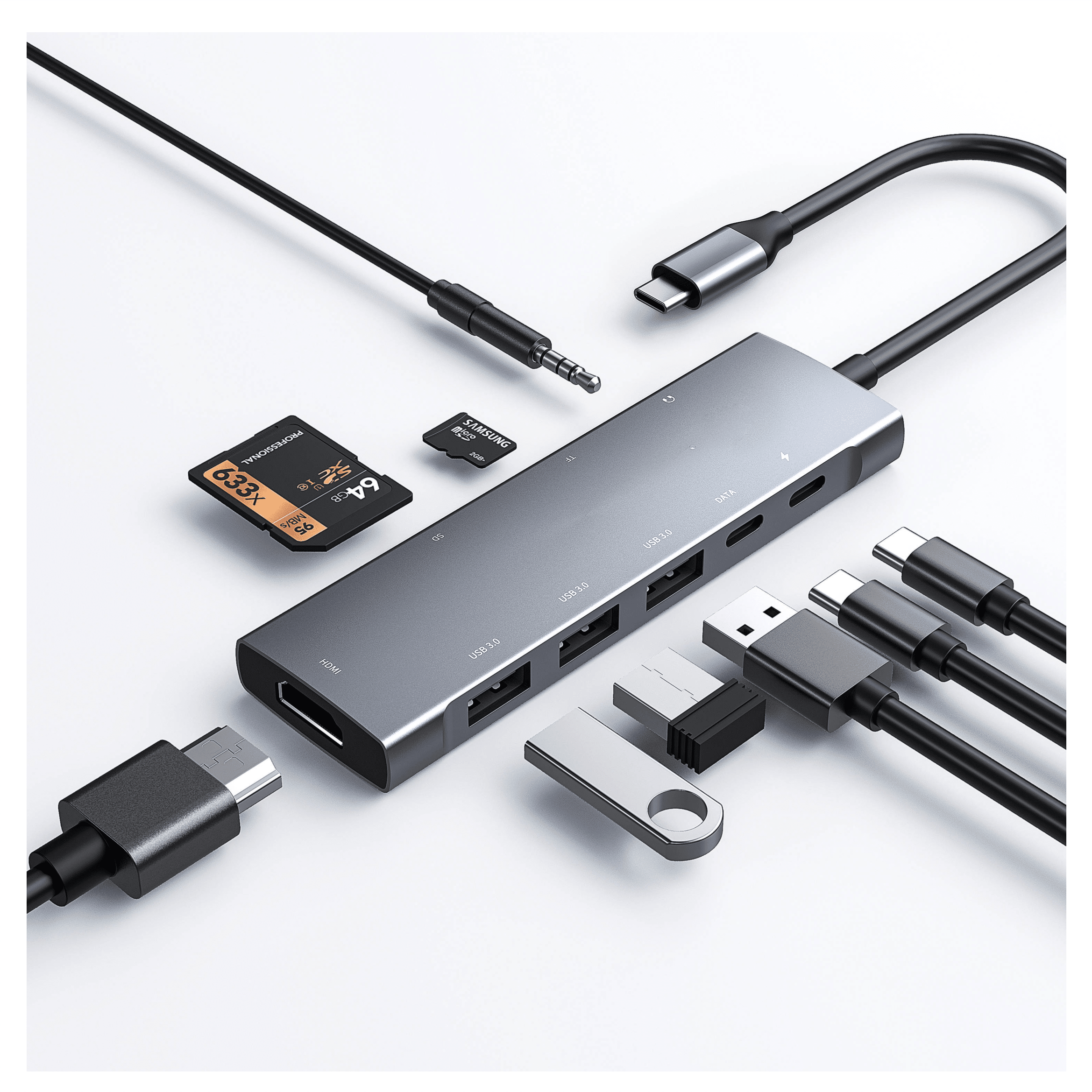 Een grijze USB-C hub met HDMI, SD, Micro-SD kaartslots, USB-A poorten en kabels.