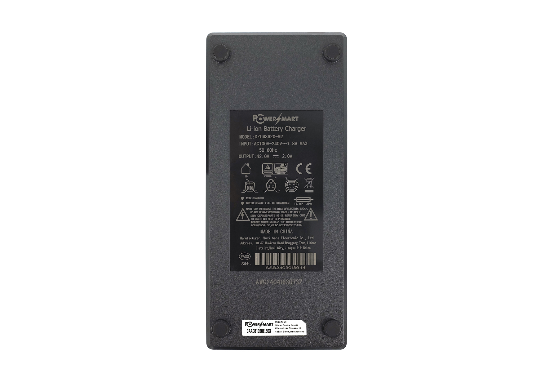 Ein schwarzes PowerMart Li-ion Akkuladegerät mit Modell- und technischen Daten.