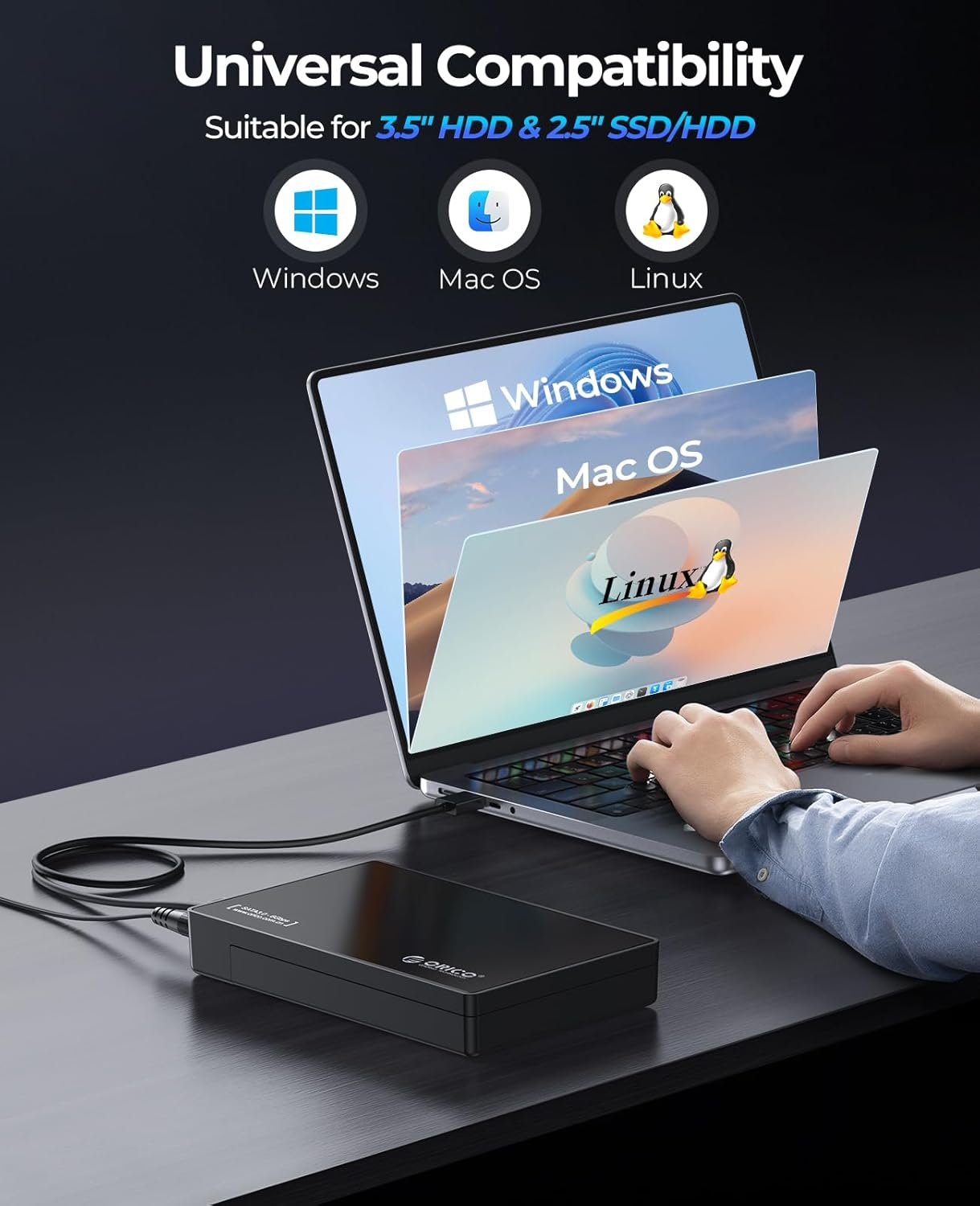 Schwarze externe Festplatte verbunden mit Laptop, zeigt OS-Kompatibilität.