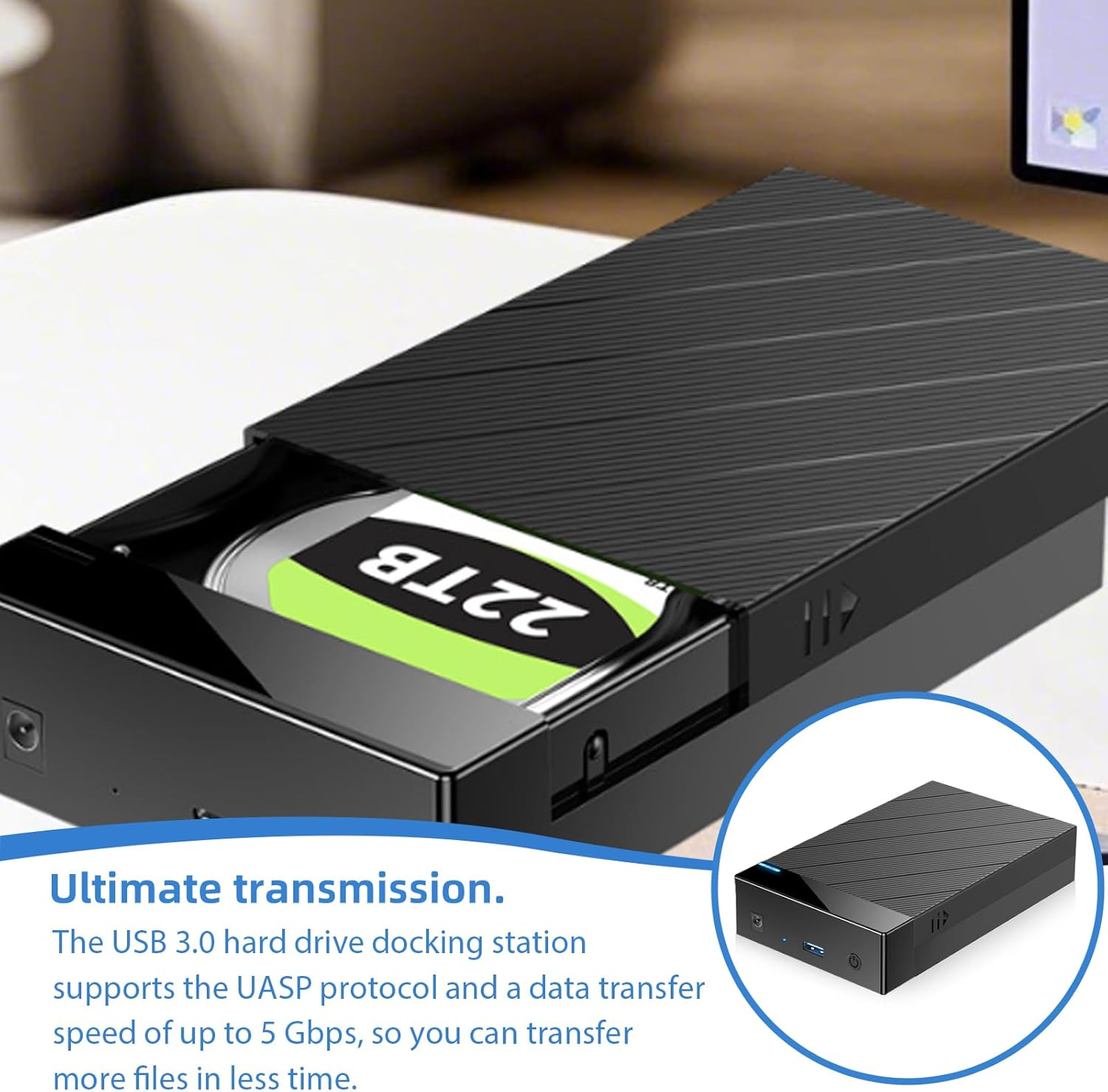 Schwarzer 3,5-Zoll-Festplatten-Dockingstation mit 22 TB Festplatte.