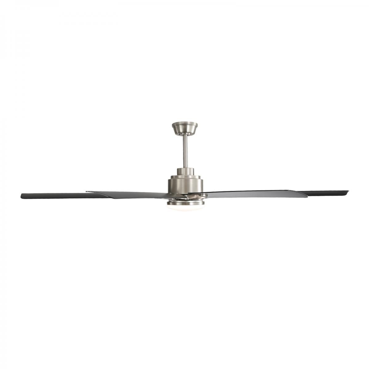 Ein moderner Deckenventilator mit drei schwarzen Rotorblättern und integriertem Licht.