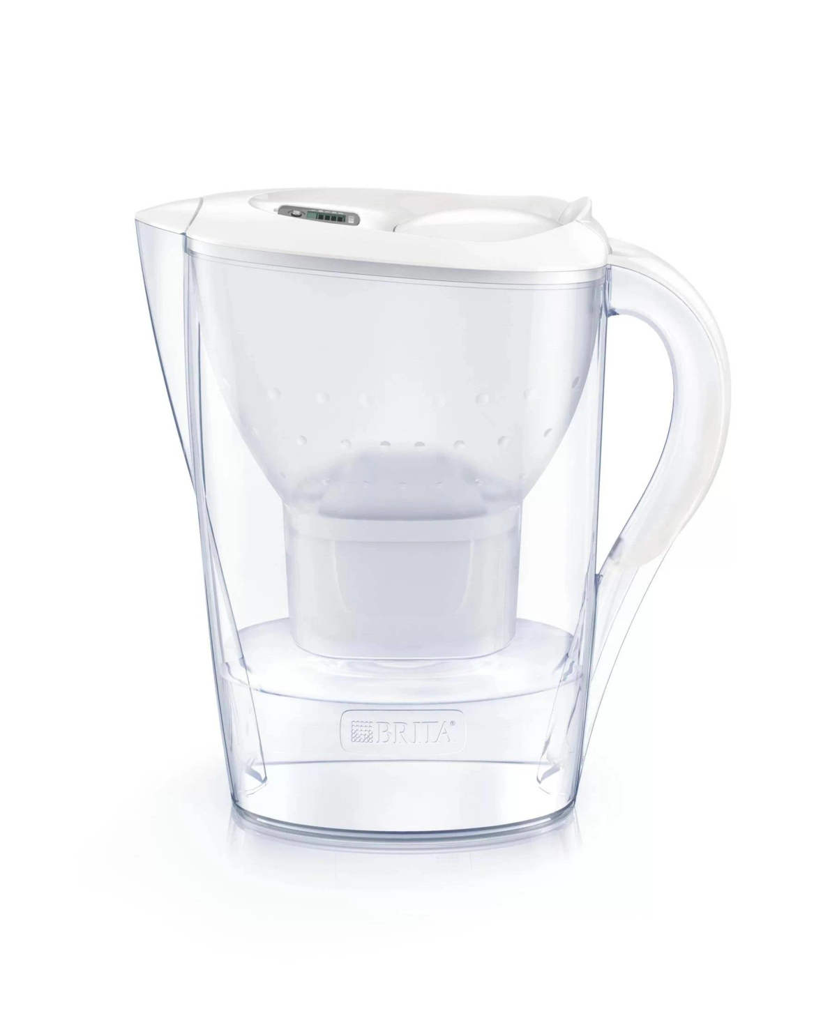 Eine klare Brita-Wasserkanne mit weißem Deckel und Griff auf weißem Hintergrund.