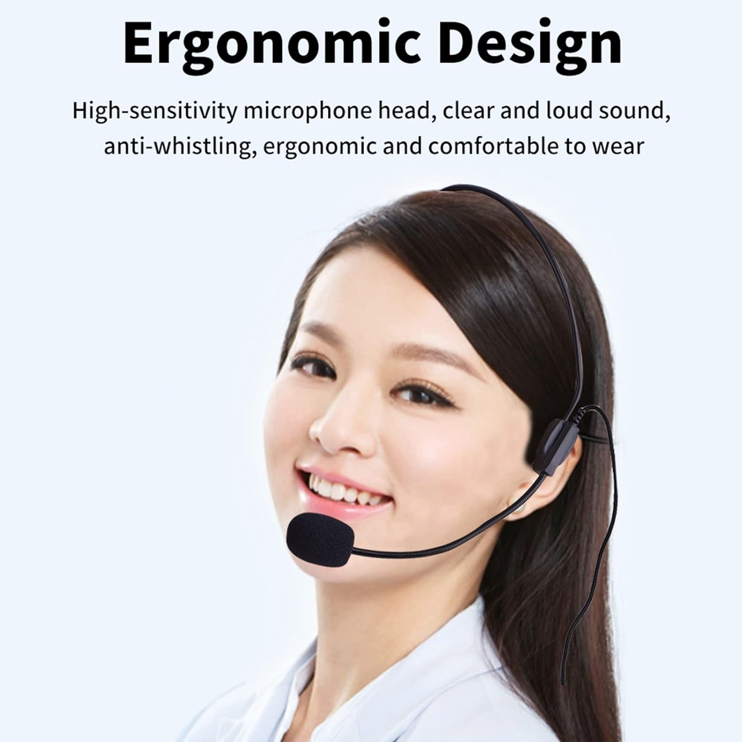 Frau mit Headset und Mikrofon, lächelnd. Ergonomisches Design.