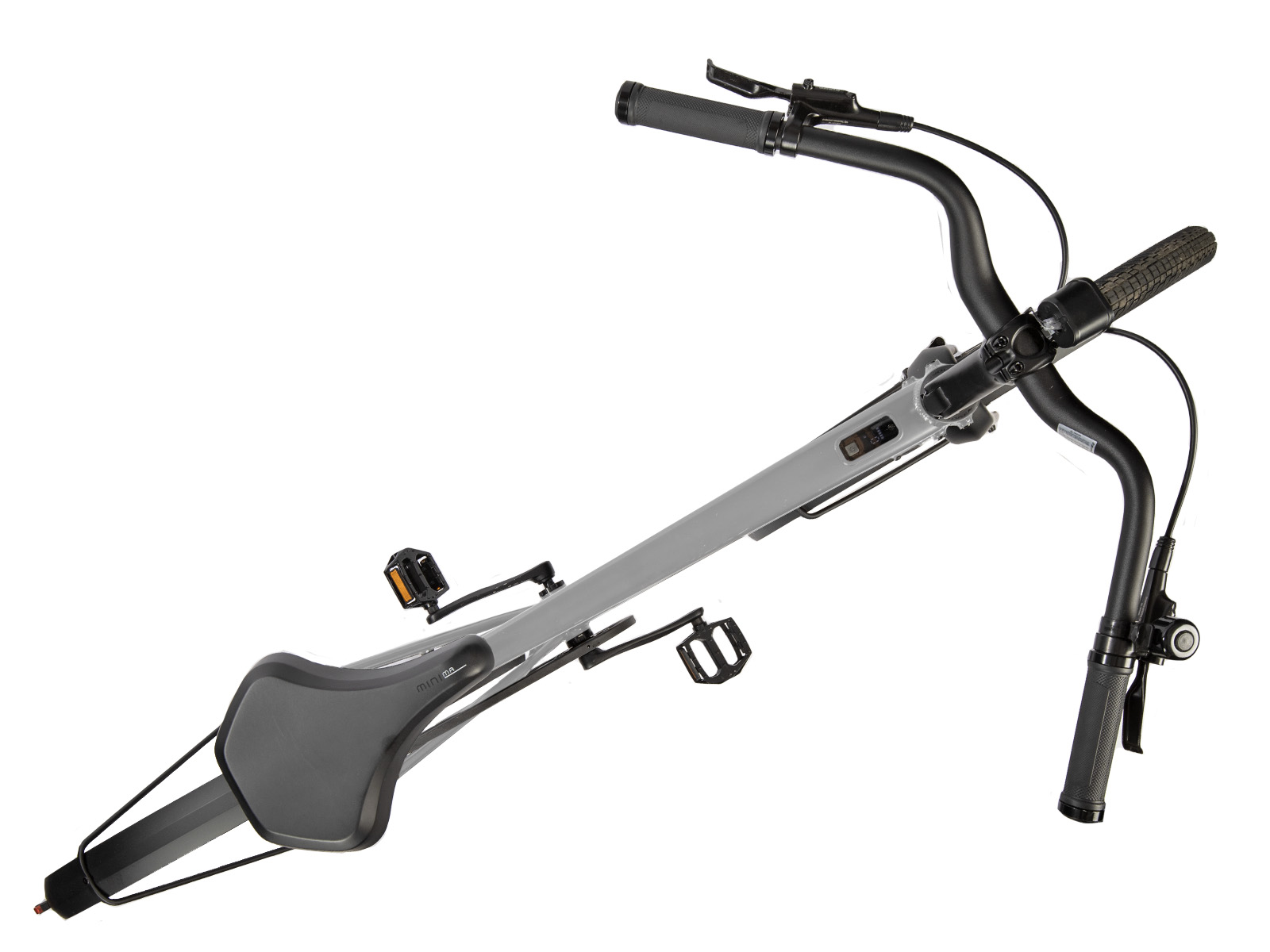 Graues Fahrrad mit schwarzen Griffen, Pedalen und Sattel. Nahaufnahme.