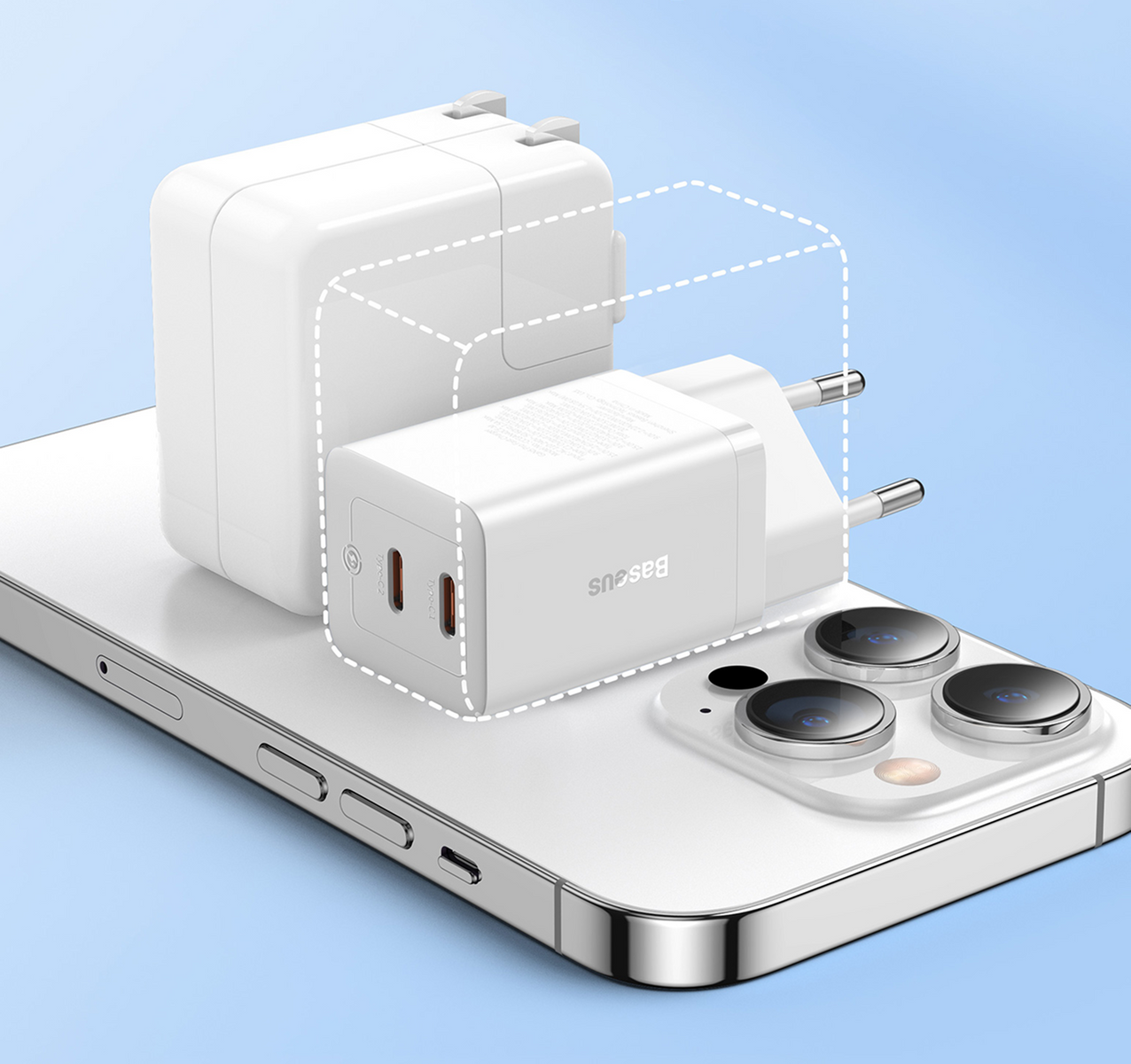 Dos cargadores blancos sobre un smartphone blanco, uno con dos puertos USB-C.