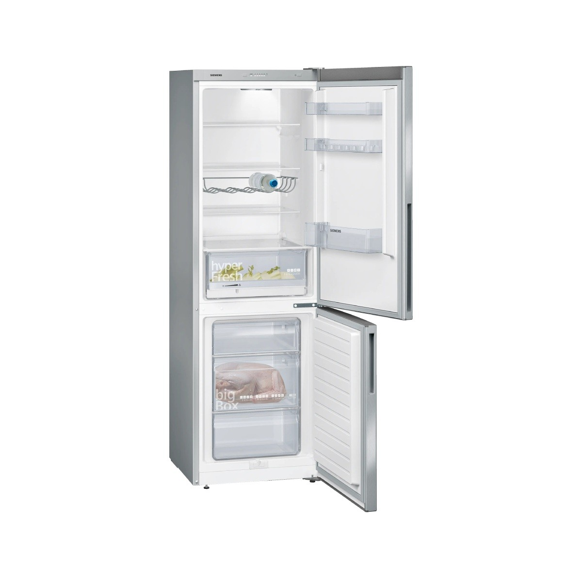 Ein silberner Siemens Kühlschrank mit geöffneter Kühl- und Gefrierfachtür. Im Gefrierfach liegt ein Huhn.