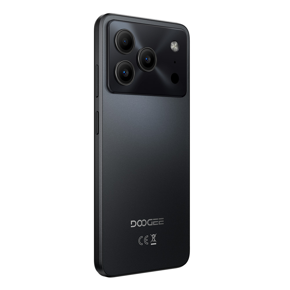 Retro di uno smartphone nero con tre fotocamere e il logo DOOGEE.
