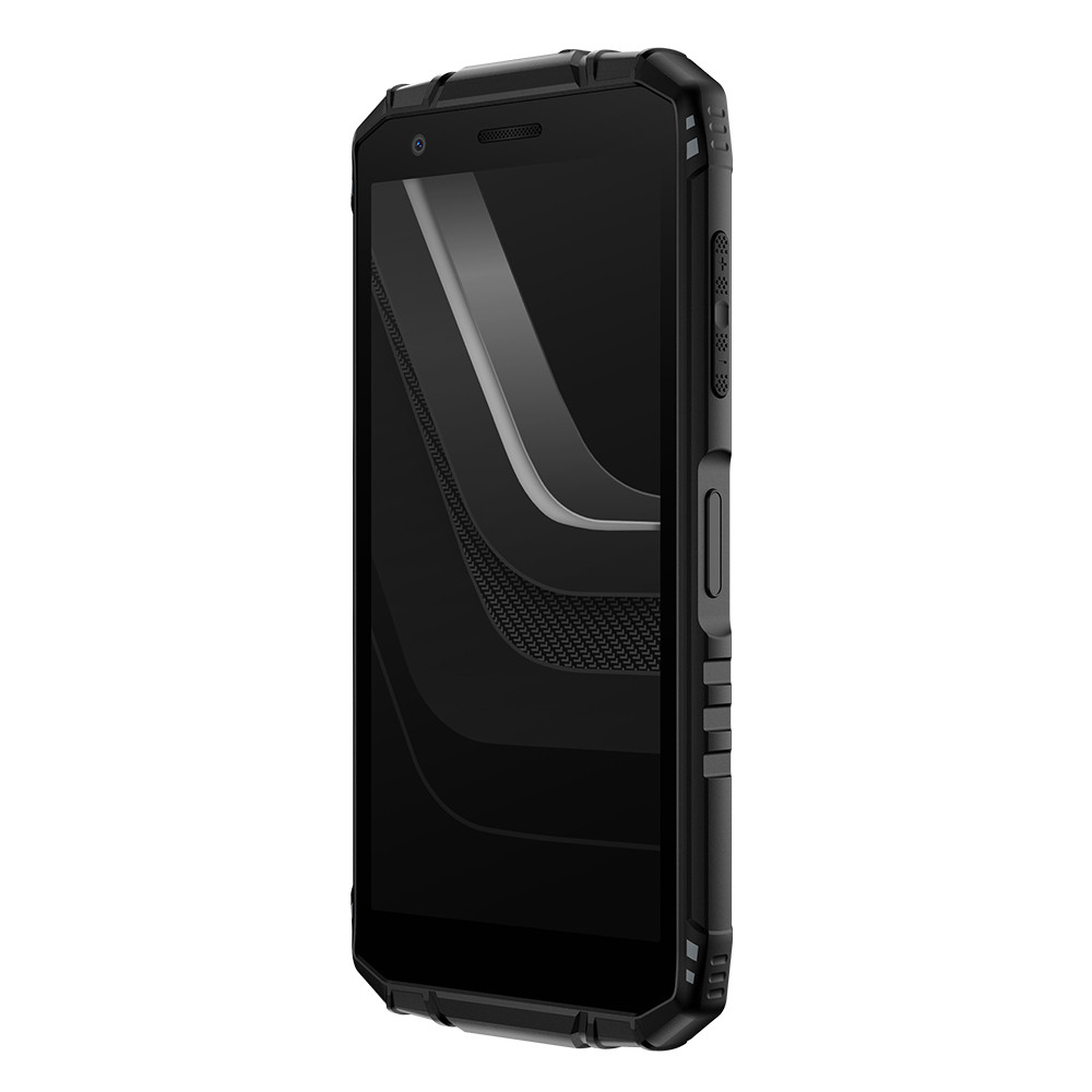 Uno smartphone nero robusto con uno sfondo astratto scuro sullo schermo.