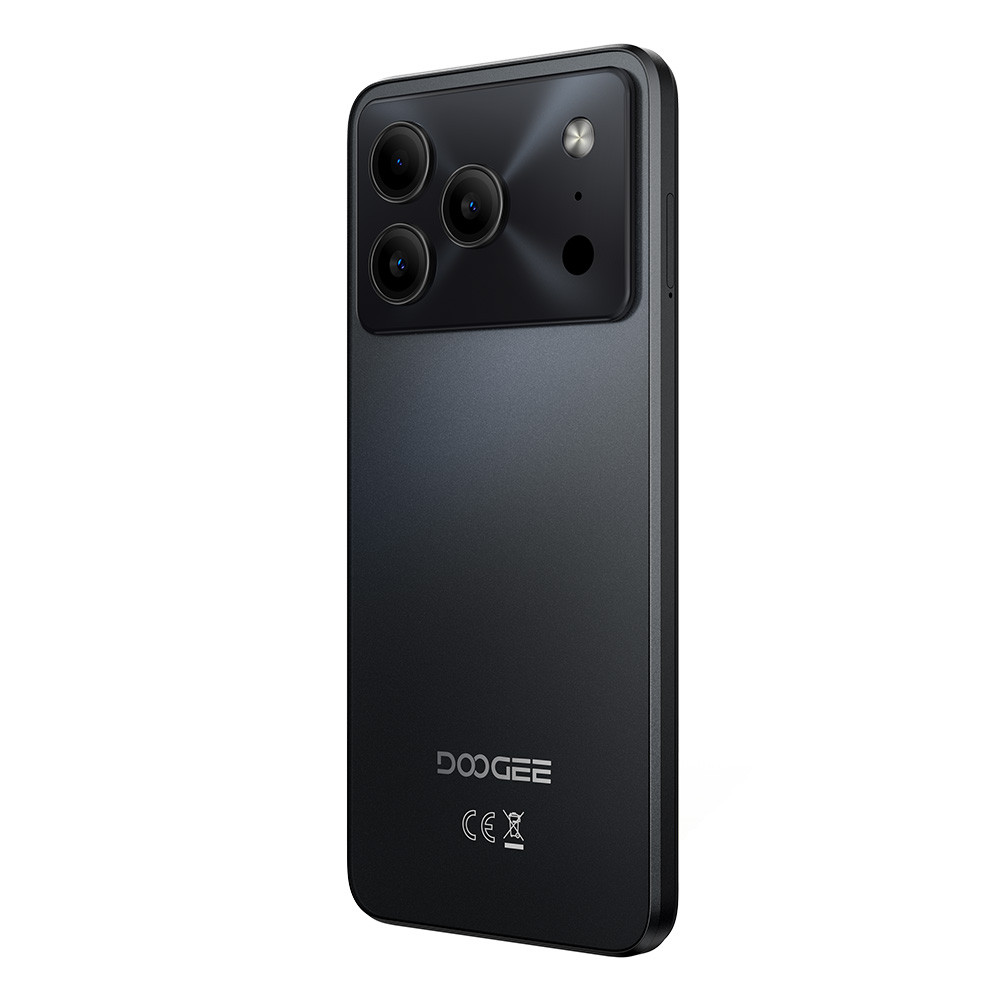 Retro di uno smartphone nero con tre fotocamere e flash.