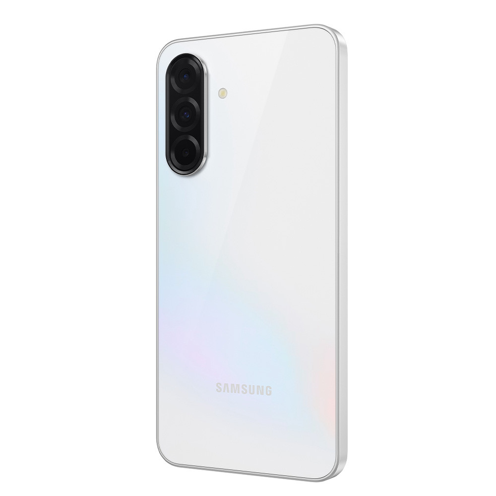 Smartphone Samsung bianco con tripla fotocamera su sfondo bianco.