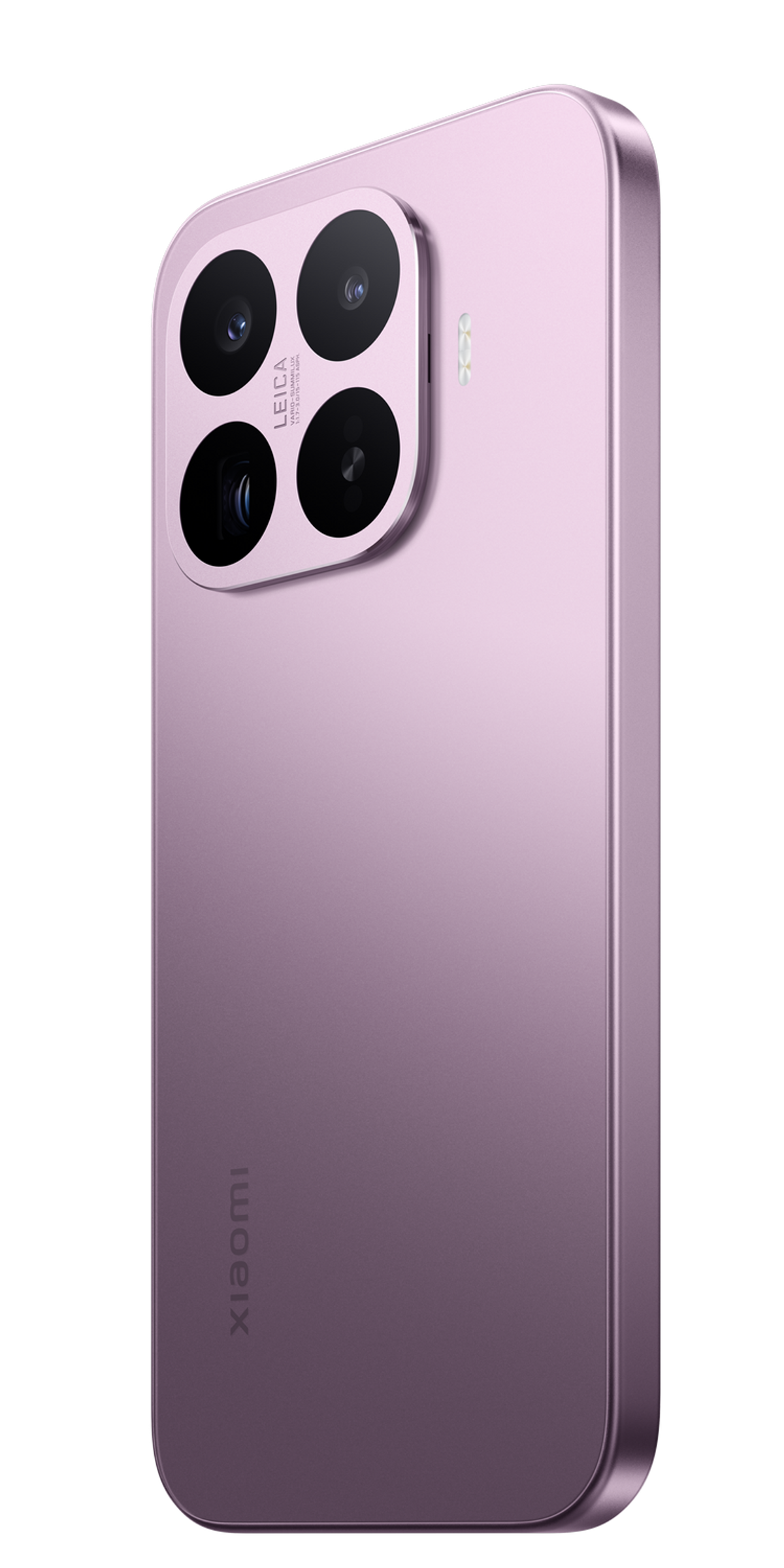 Ein hellviolettes Smartphone mit dreifacher Leica-Kamera auf schwarzem Hintergrund.