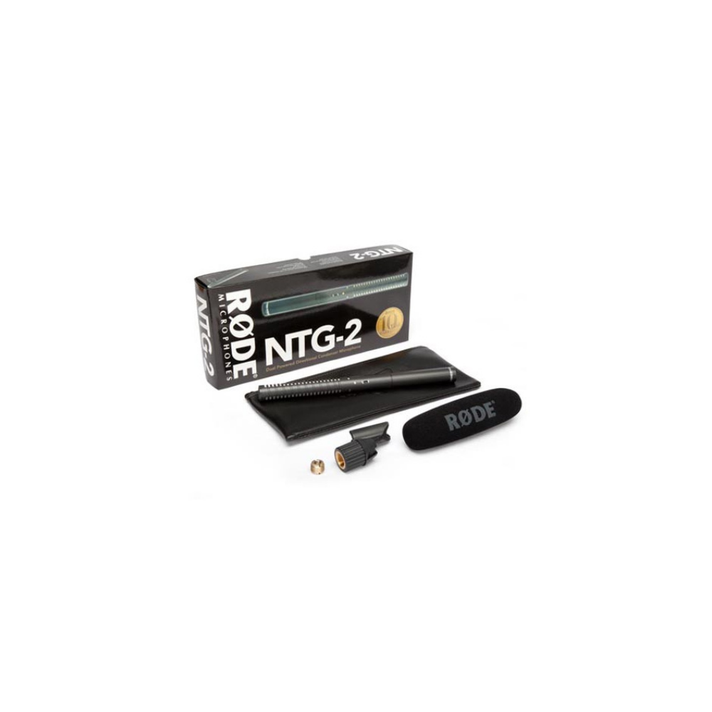 Set microfono Rode NTG-2 con accessori e confezione su sfondo bianco.