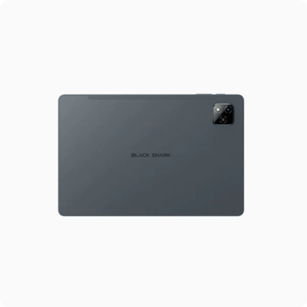 Tablet grigio scuro con doppia fotocamera e logo "BLACK SHARK" sul retro.