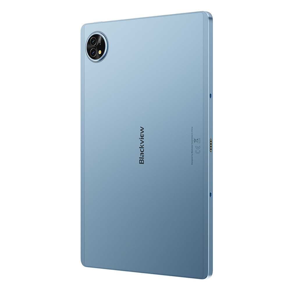Retro di un tablet azzurro con doppia fotocamera e logo Blackview.