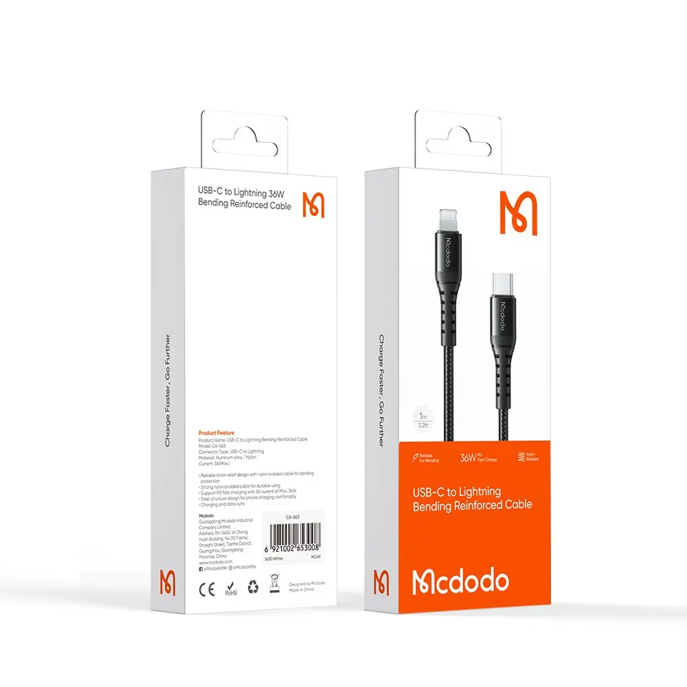 Mcdodo logolu siyah USB-C - Lightning kablo ambalajı.
