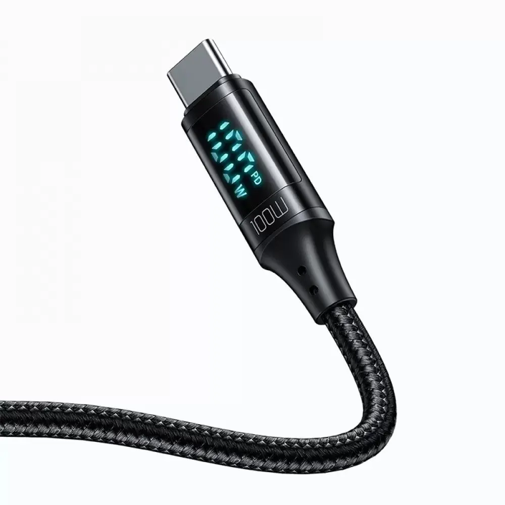 100W PD gösteren dijital ekranlı siyah USB-C kablosu.