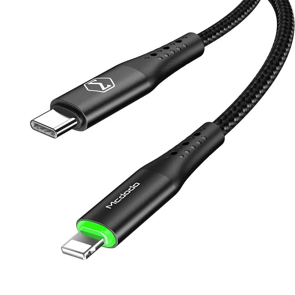 Mcdodo logolu, yeşil ışıklı siyah USB-C - Lightning kablosu.