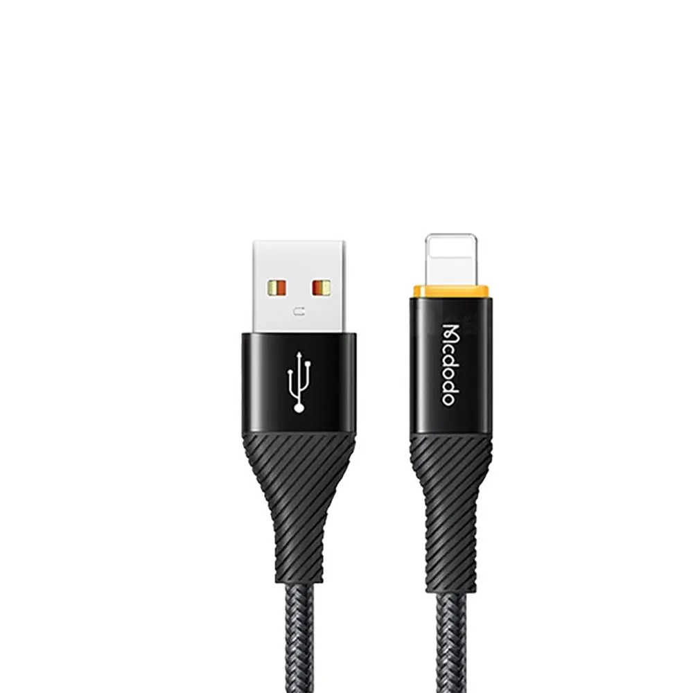 USB-A ve Lightning konektörlü siyah şarj kablosu, beyaz USB sembolü.