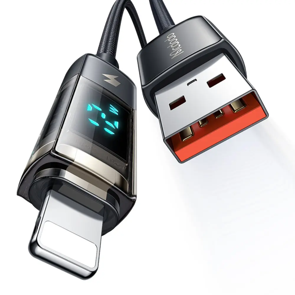 Dijital ekranlı, USB-A ve Lightning konektörlü şarj kablosu.