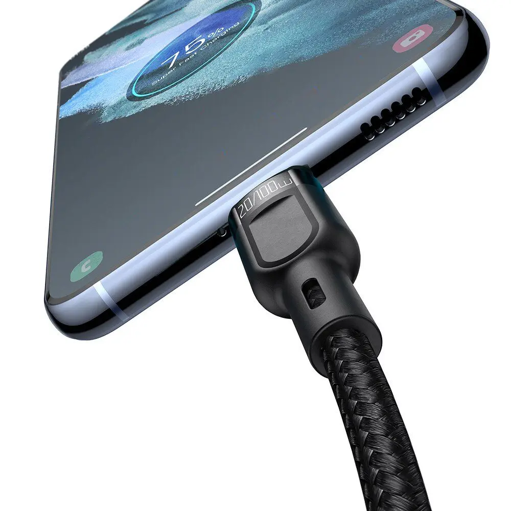 75% hızlı şarj gösteren bir akıllı telefona siyah bir USB-C kablosu takılıdır.