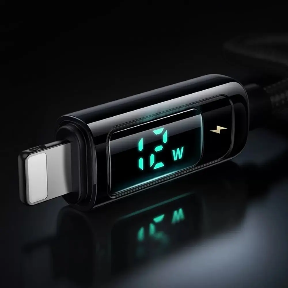 12W ve şimşek simgesi gösteren dijital ekranlı siyah USB-C kablosu.
