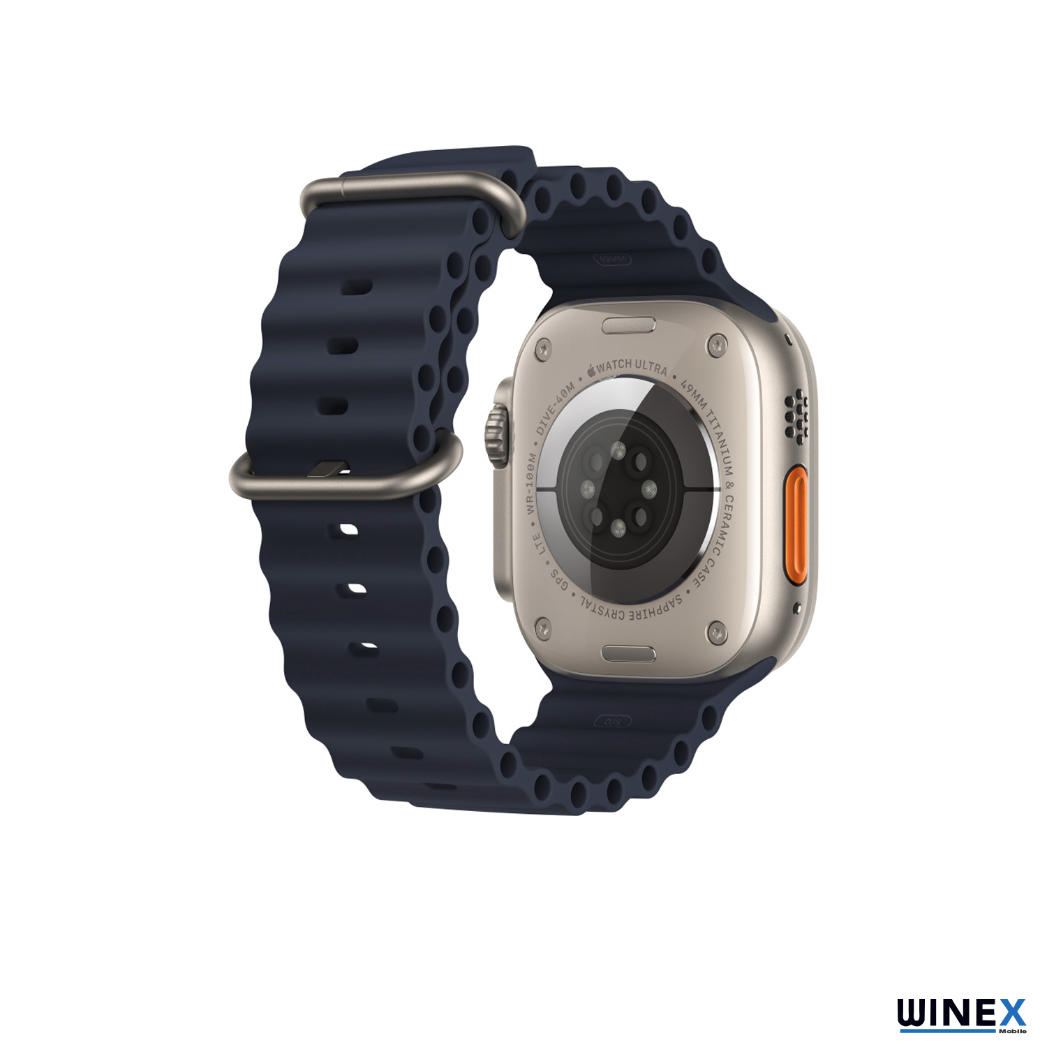 Koyu mavi silikon kordonlu gümüş rengi Apple Watch Ultra'nın arka görünümü.