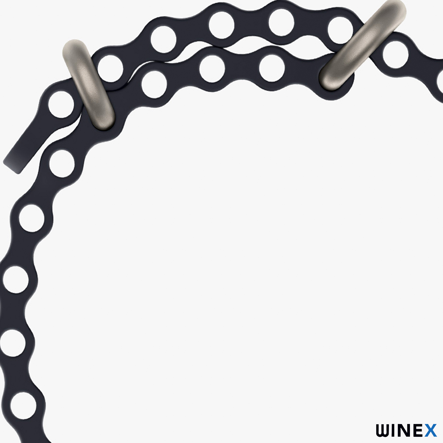 Açık gri arka plan üzerinde iki gümüş metal halkalı siyah bisiklet zinciri.