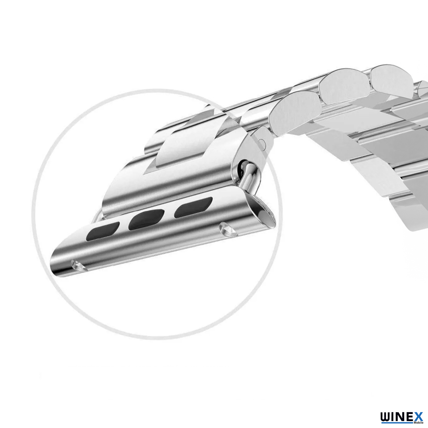 Gümüş metal saat kordonunun yakından görünümü, halkaları ve tokasıyla. Beyazda izole.
