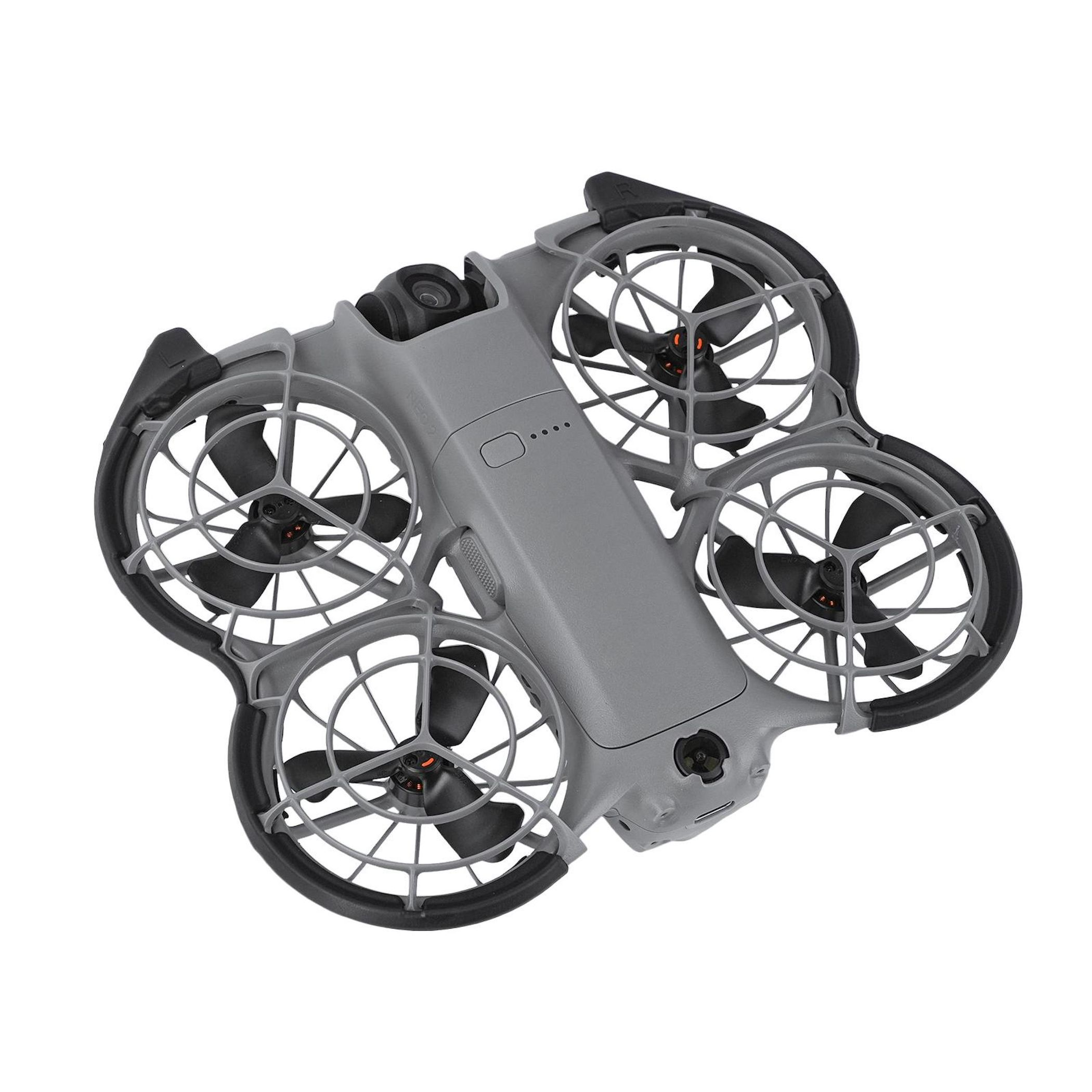 Drone quadricottero grigio con protezioni per eliche e fotocamera.