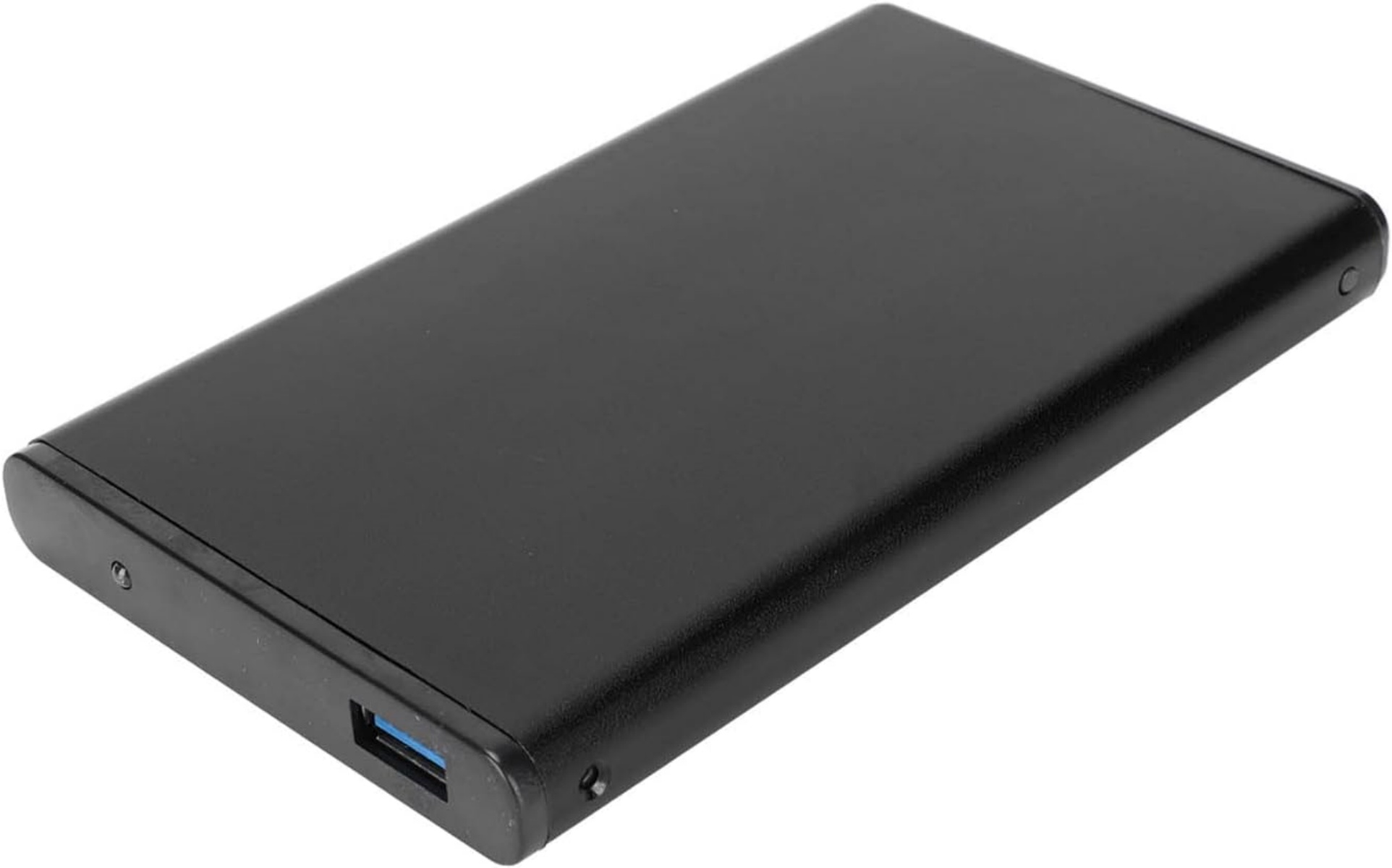 Eine schwarze externe Festplatte mit einem USB-Anschluss an der Seite. Die Festplatte ist auf weißem Hintergrund.