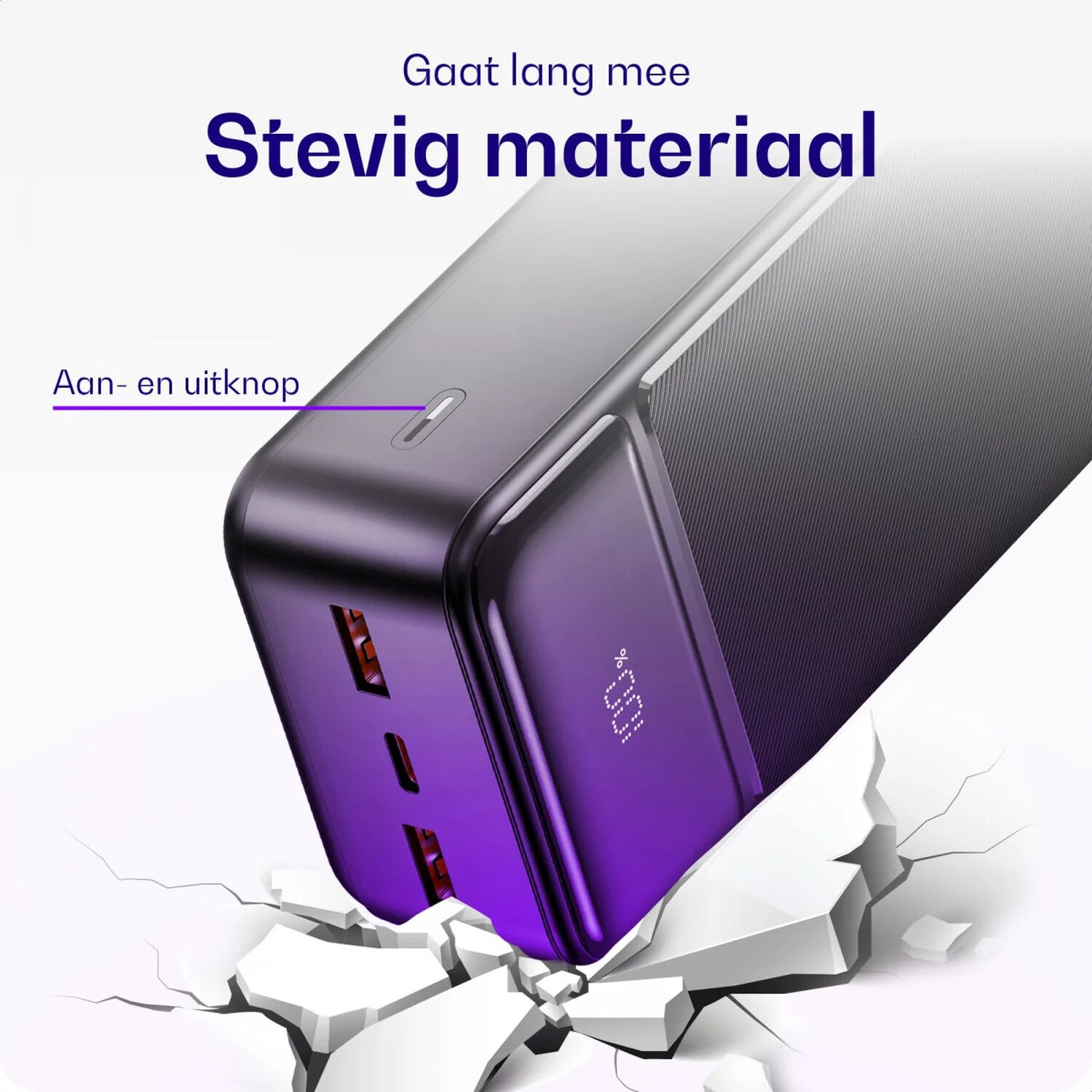 Paarse powerbank met 100% display breekt witte vloer.