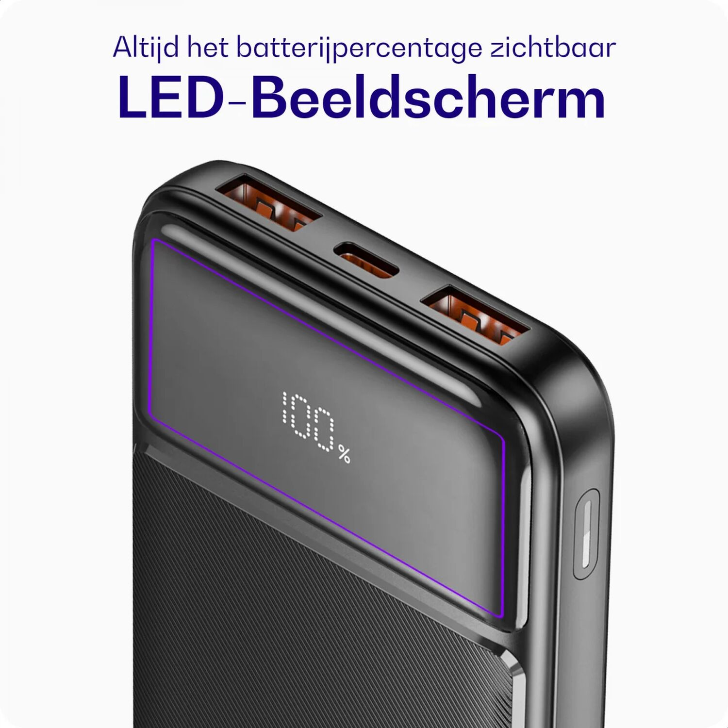 Zwarte powerbank met LED-display dat 100% lading toont.