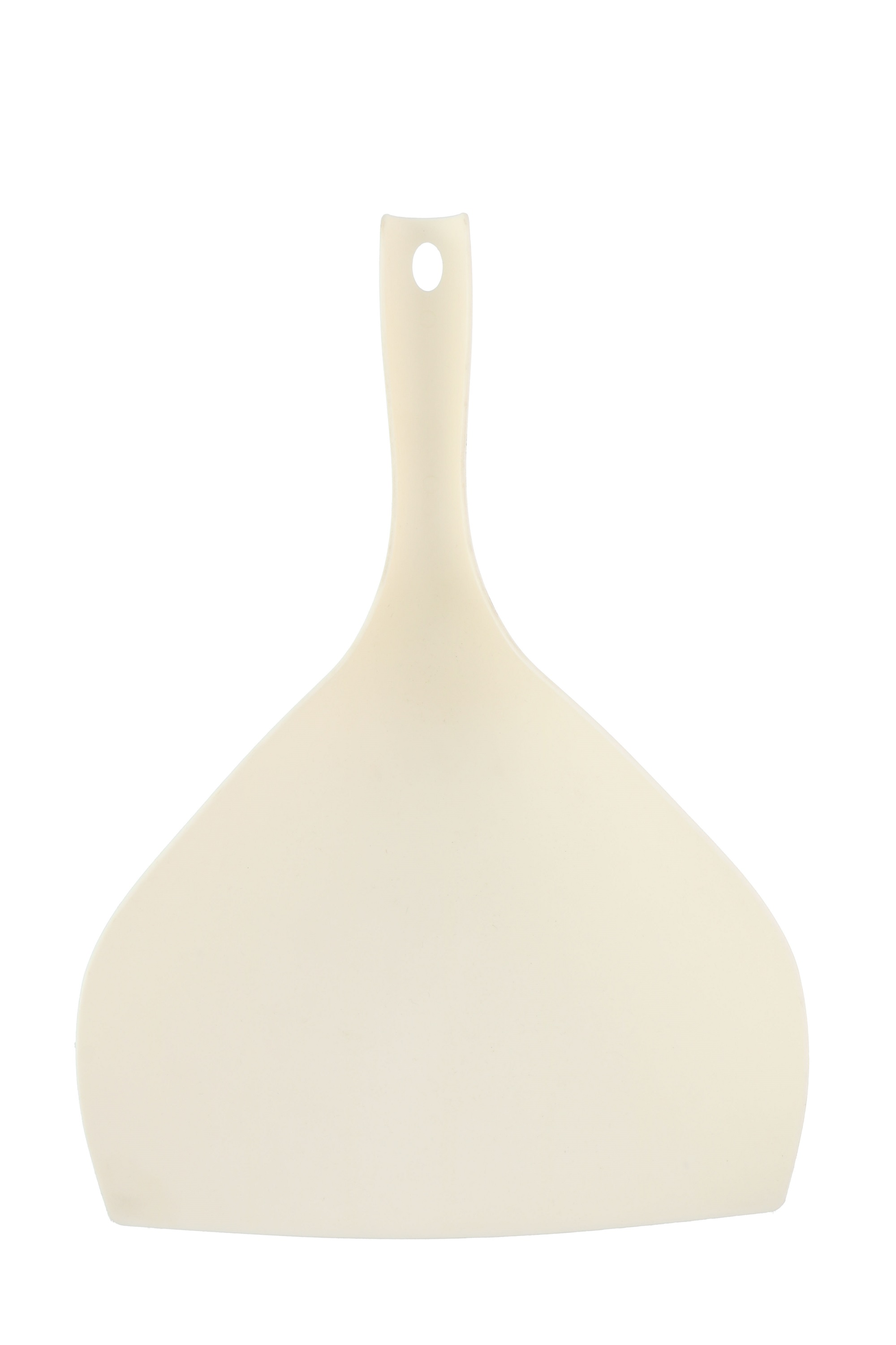 Een crèmekleurige spatel met een brede, platte kop en een gat in het handvat.