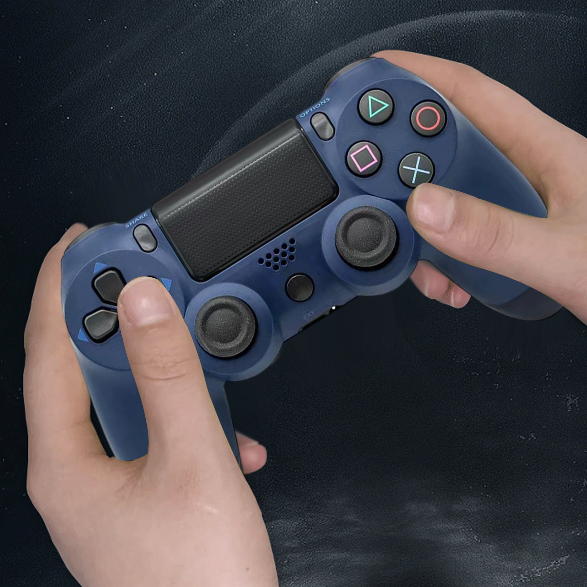Blaue Controller-Tasten werden von Händen gehalten, die ein Spiel spielen.