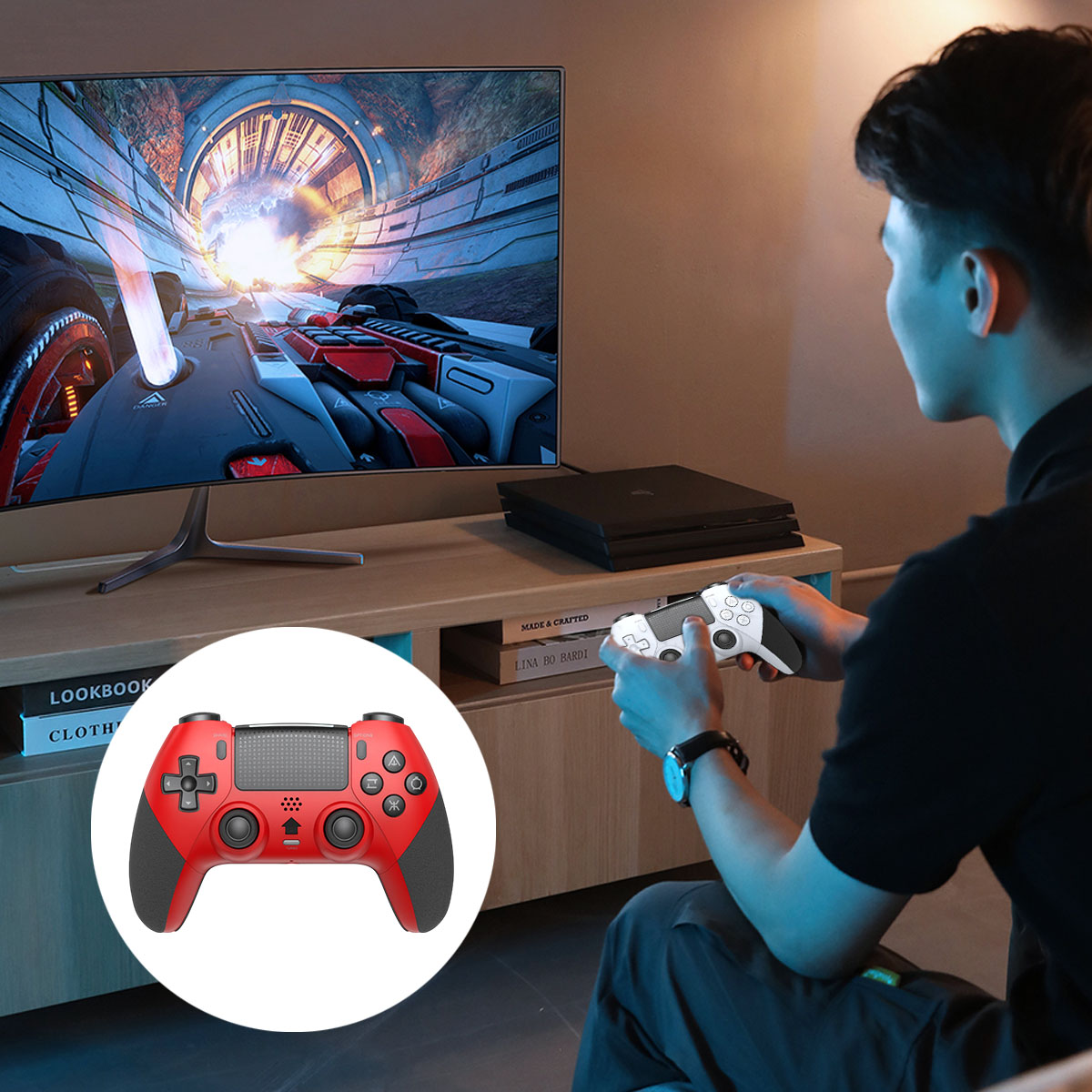 Mann spielt Videospiel mit Controller vor dem Fernseher. Roter Controller unten.