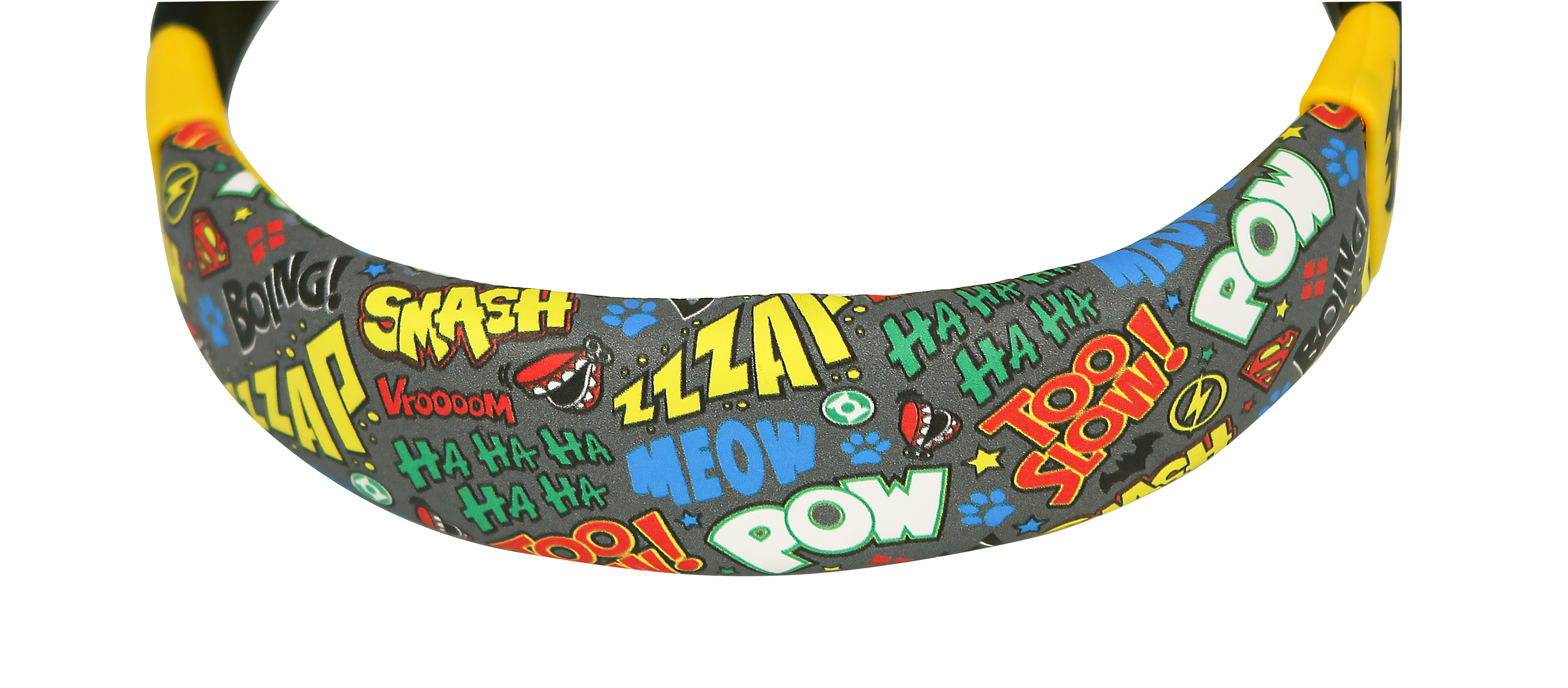 Een gele hoofdband met stripboekachtige tekst zoals 'POW', 'ZAP' en 'SMASH'.