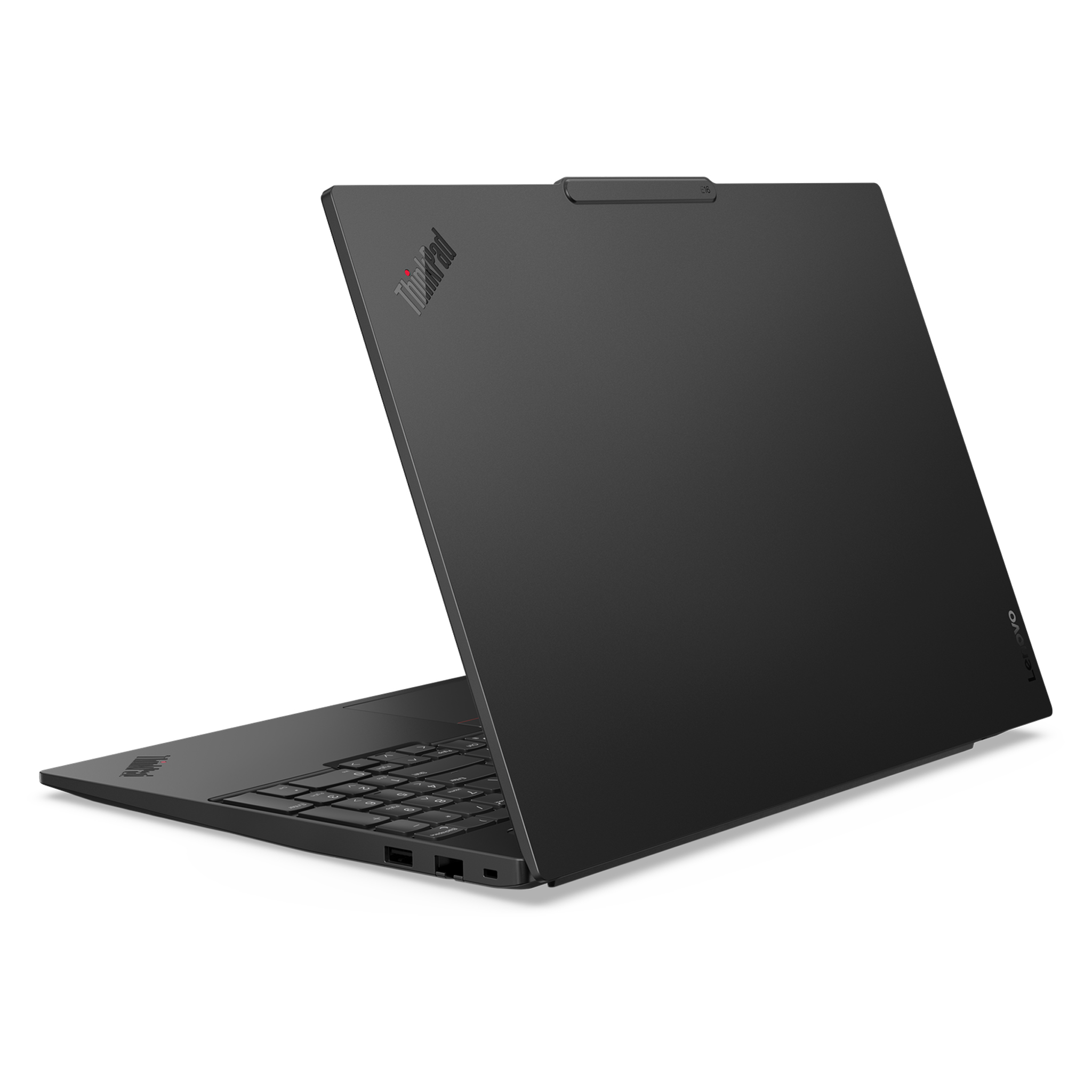 Sağ tarafta Lenovo logosu bulunan kapalı siyah ThinkPad dizüstü bilgisayar.