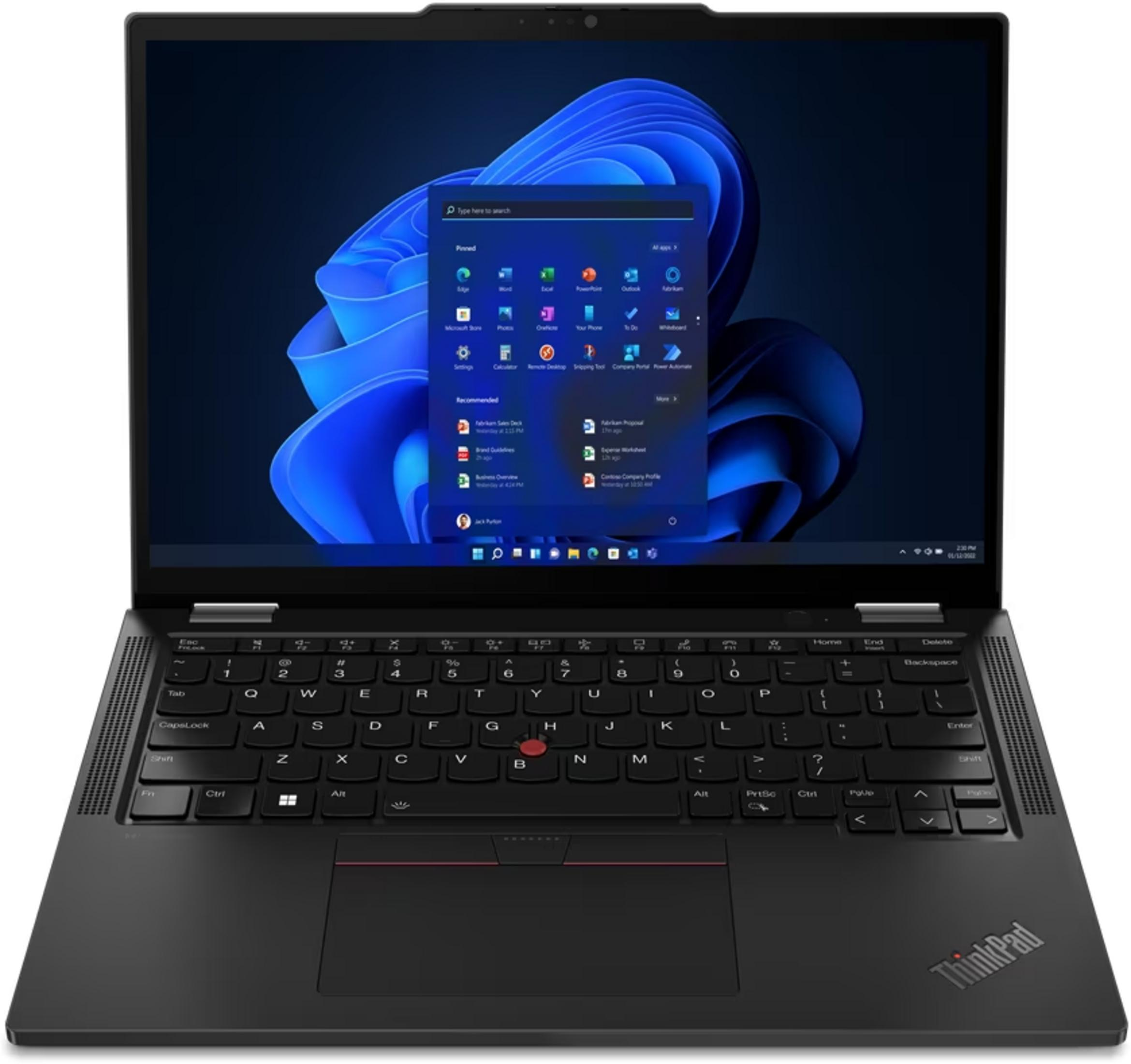 Un laptop nero con lo schermo aperto, che mostra Windows 11 e una tastiera.
