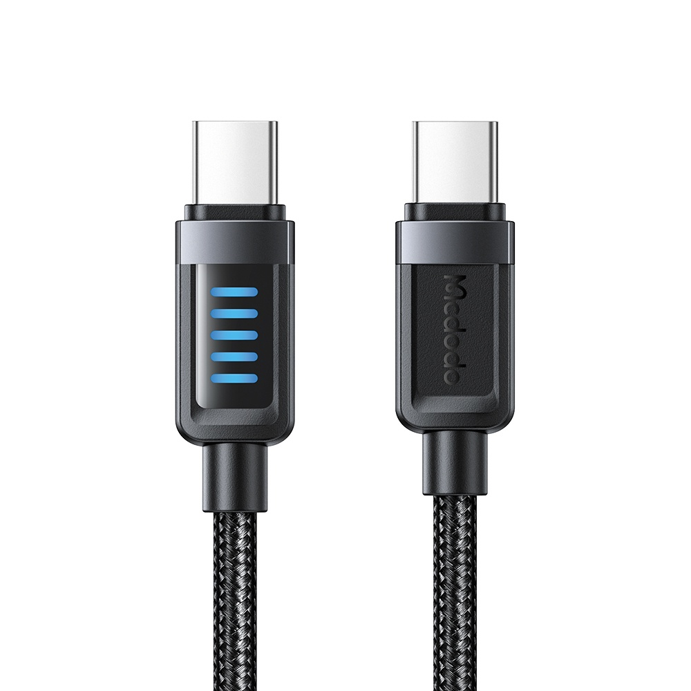 Mavi şarj göstergeleri ve 'Mcdodo' logosu olan iki siyah USB-C kablo ucu.
