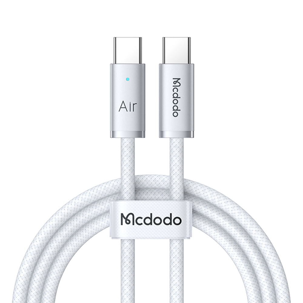 McDodo logolu, iki konektörlü beyaz USB-C kablo.