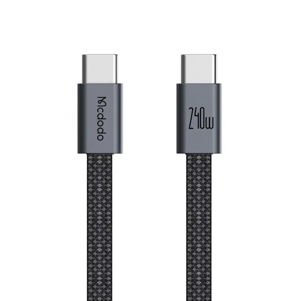 Mcdodo logosu ve 240W işareti bulunan iki USB-C kablo ucu.