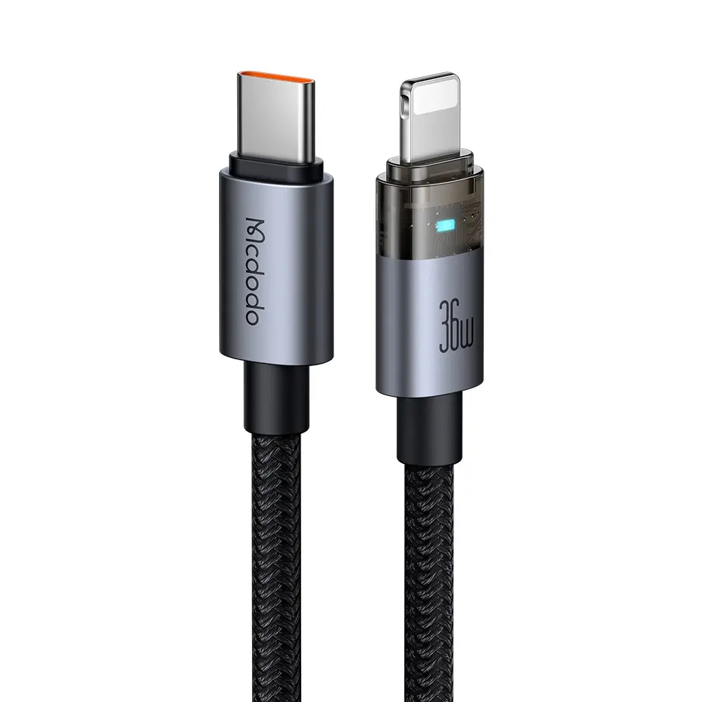 Kumaş örgülü bir USB-C ve bir Lightning kablosu.