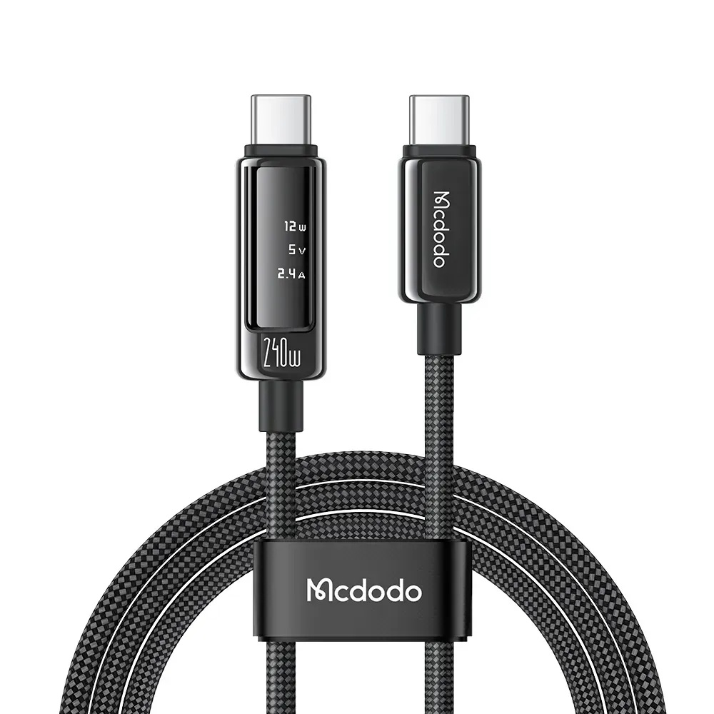 240W gösteren dijital ekranlı siyah USB-C kablosu.