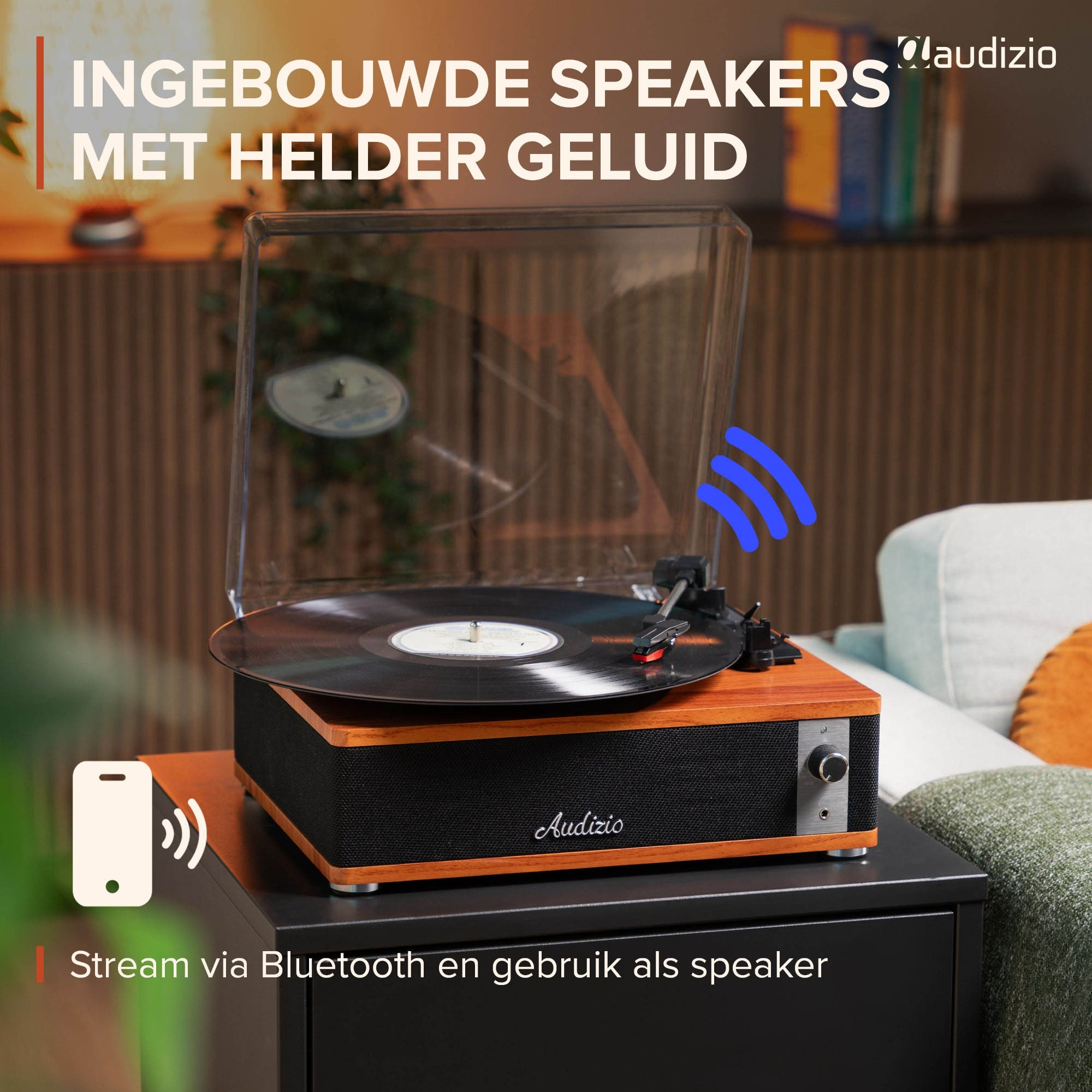 Tocadiscos con carcasa de madera y altavoz negro reproduciendo vinilo.