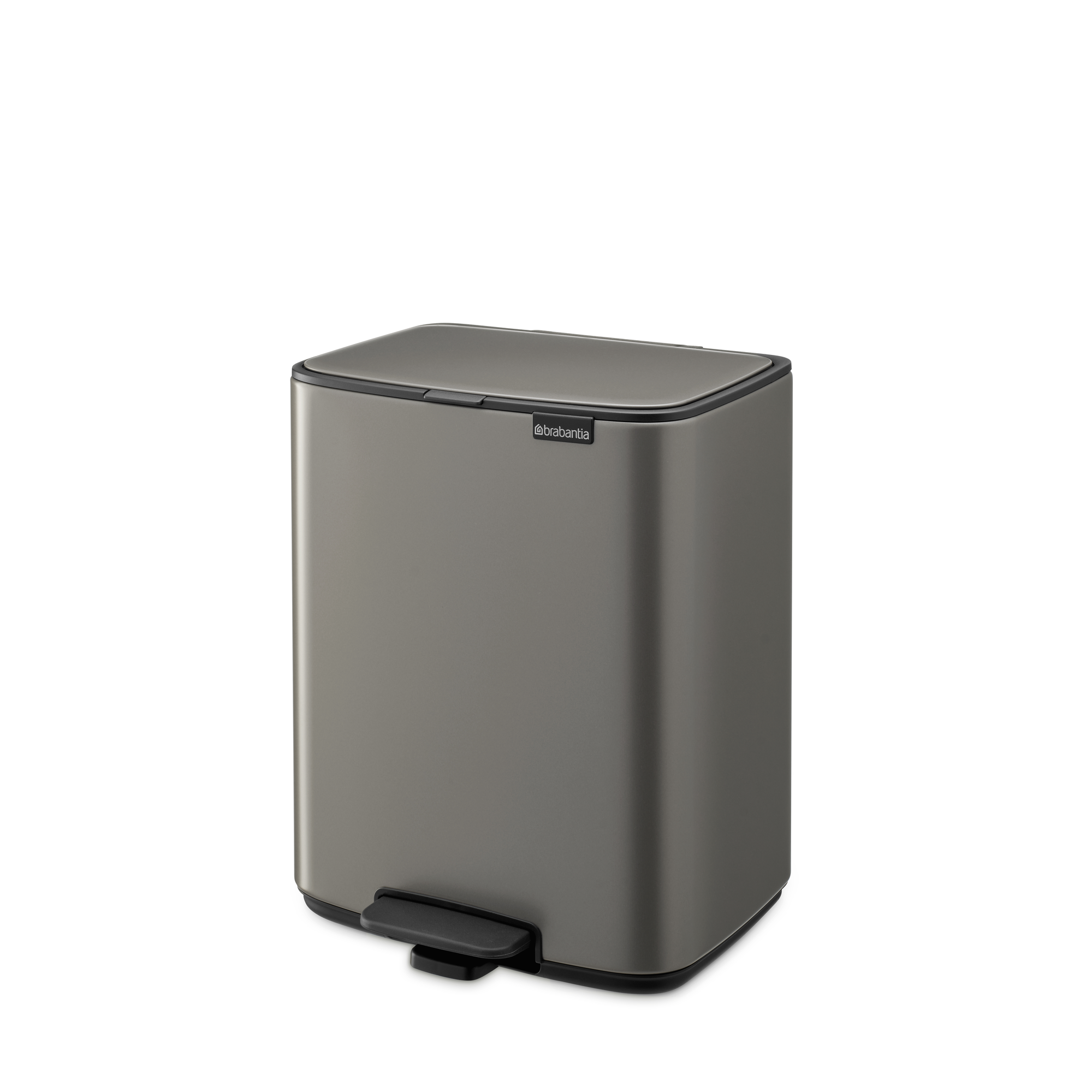 Een grijze Brabantia pedaalemmer met zwart pedaal en deksel.